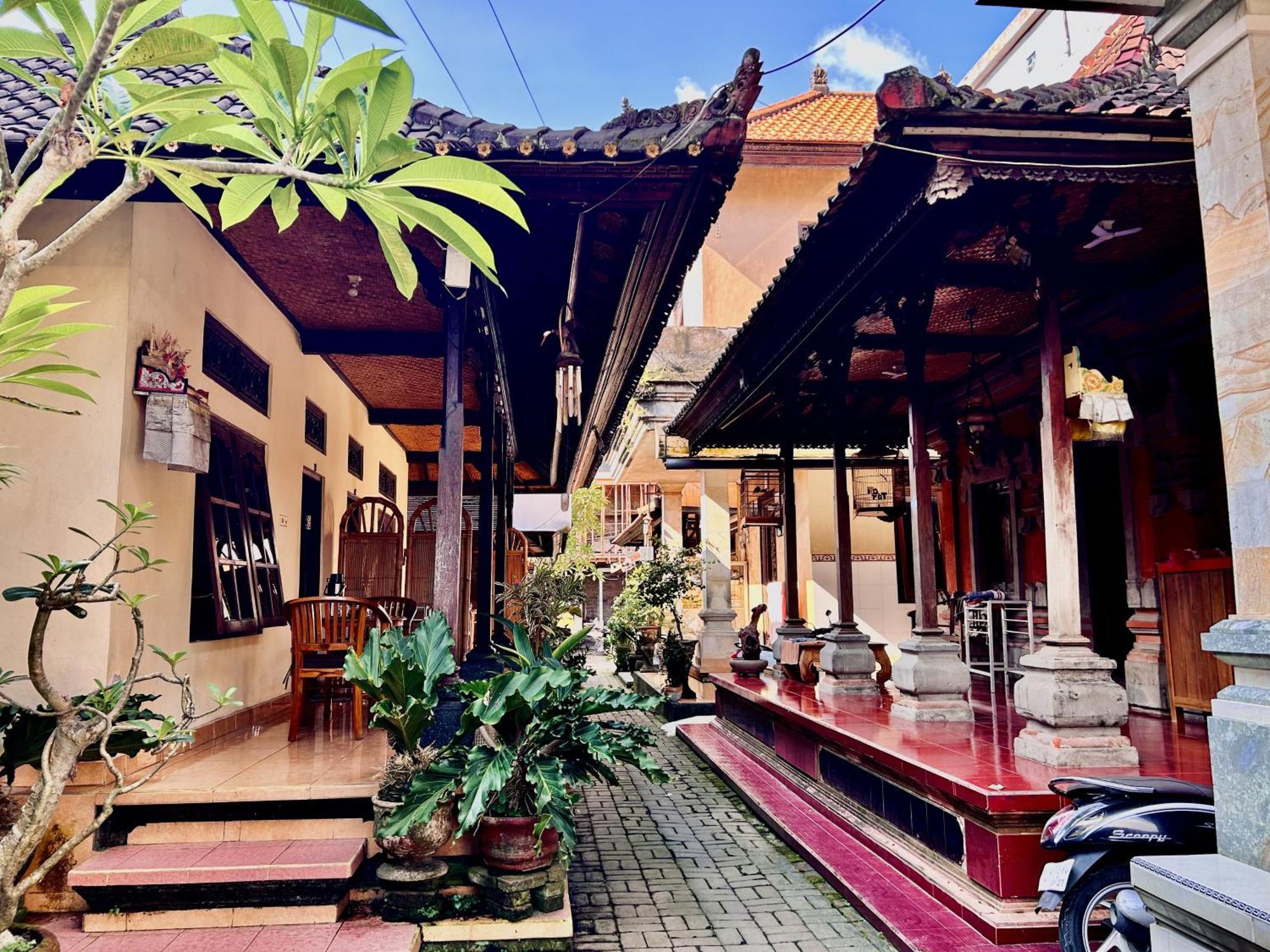 Wirya House